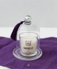 Kvepianti aromatinė žvakė"Vanilla"  su stikliniu gaubtu su violetiniu kutosu